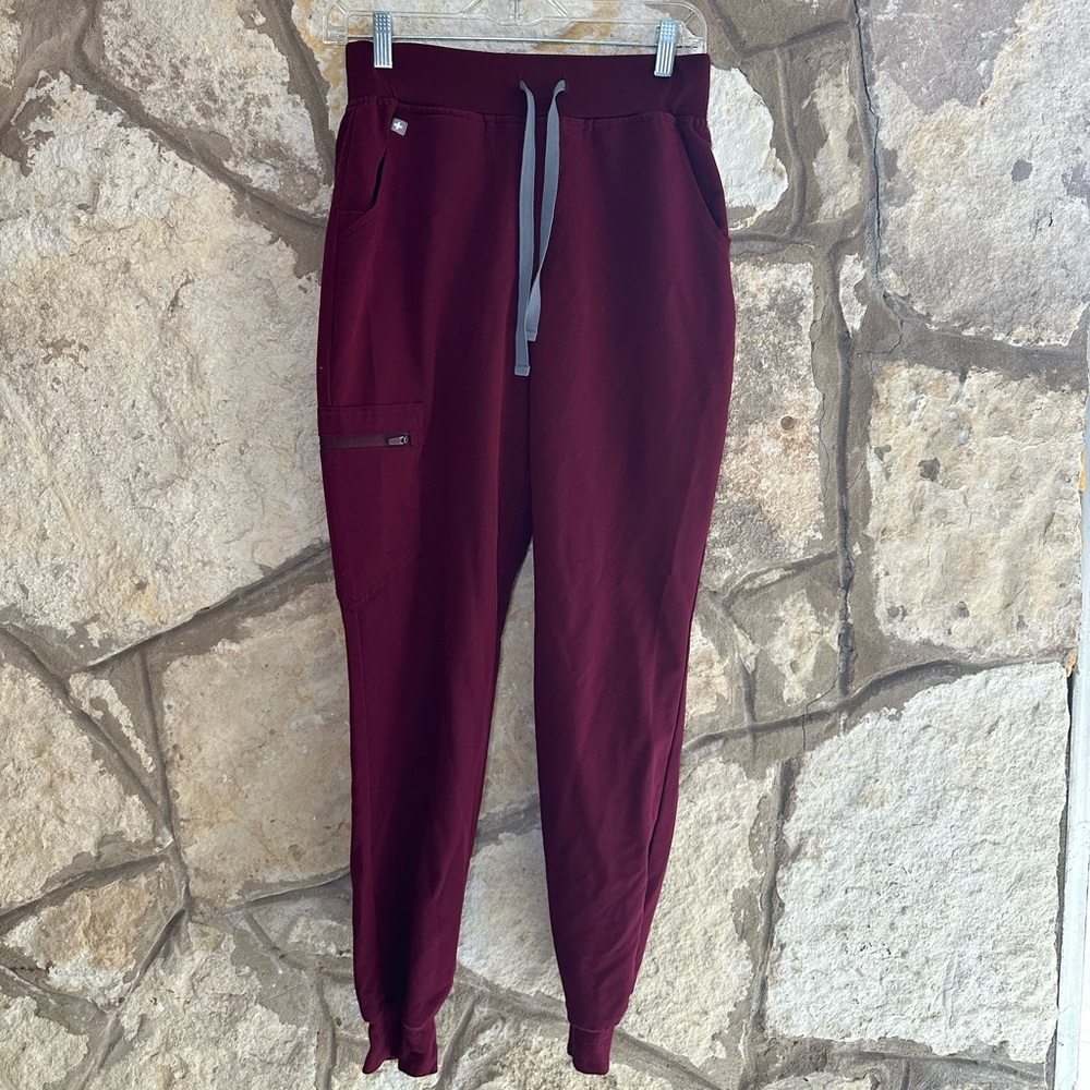 Figs Zamora jogger size small maroon